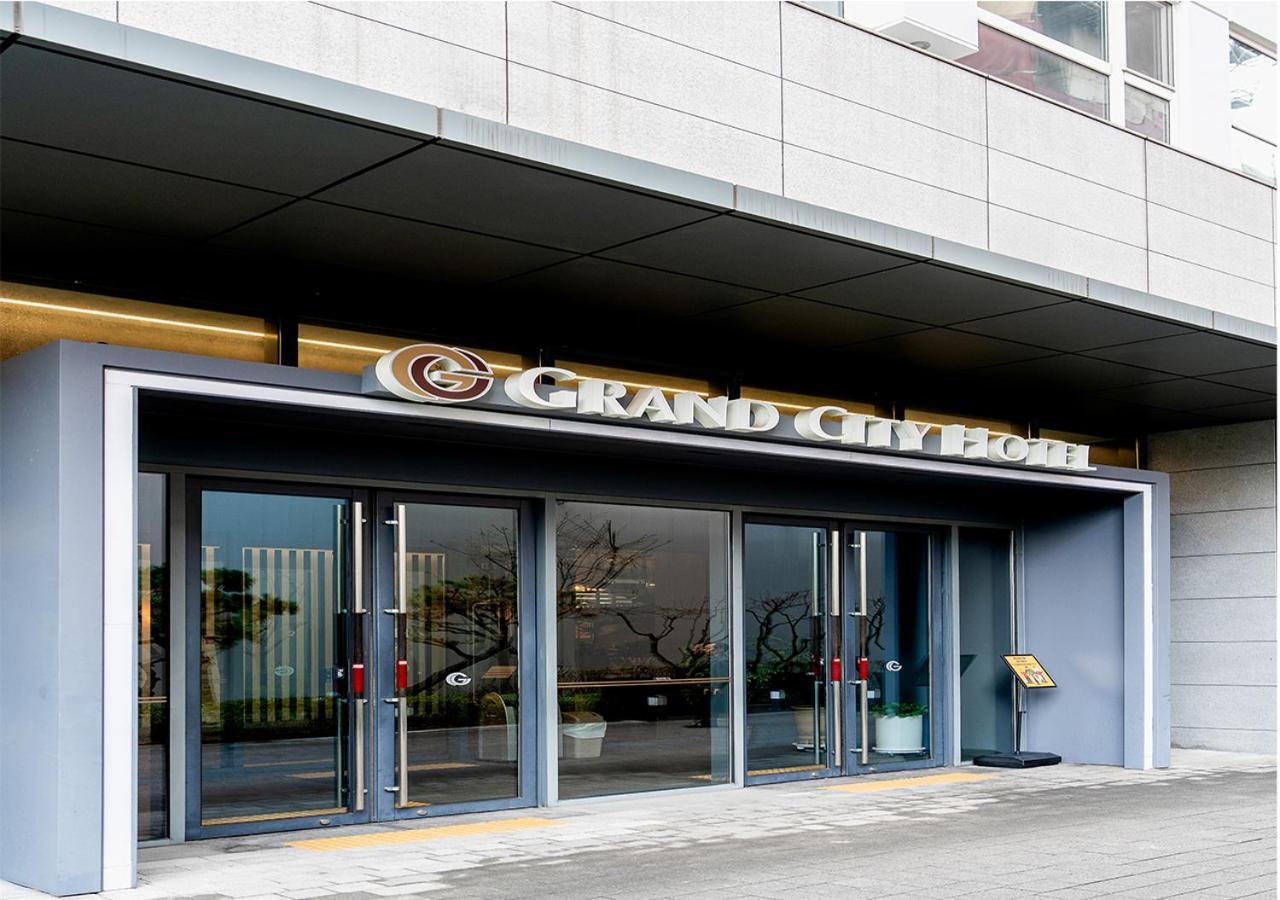 Grand City Hotel Чханвон Экстерьер фото