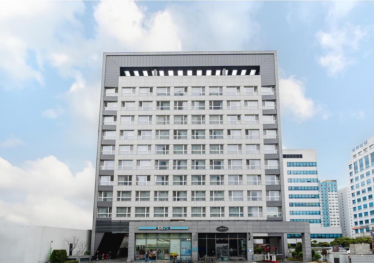 Grand City Hotel Чханвон Экстерьер фото